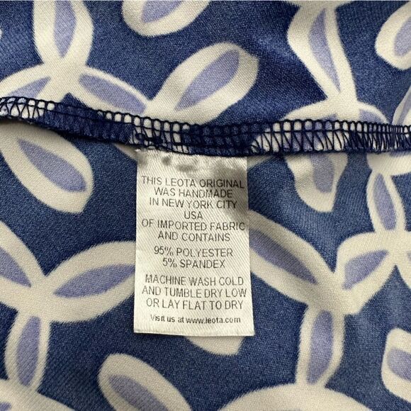 LEOTA Women's Geometric Printed Short Sleeve Faux Wrap Dress sz M - Picture 4 of 6